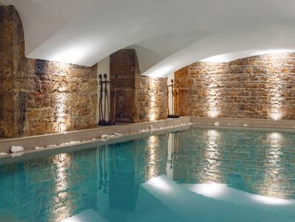 Swimming Pool in Lyon in Summer: Cooling Down in Our City-Centre Oasis