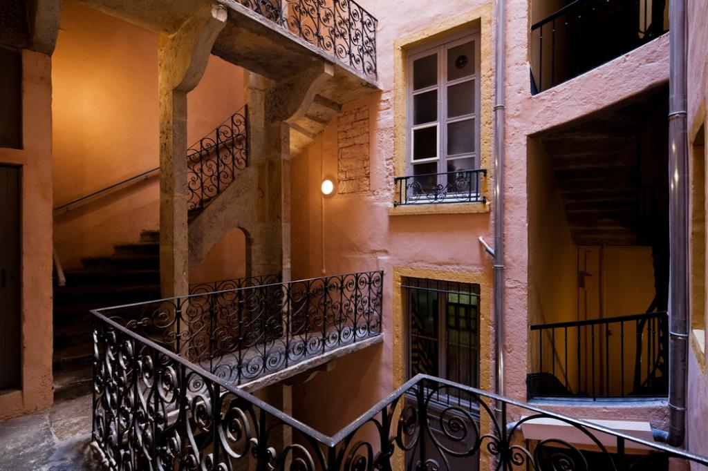 Les traboules de Lyon : plongée au cœur des passages secrets